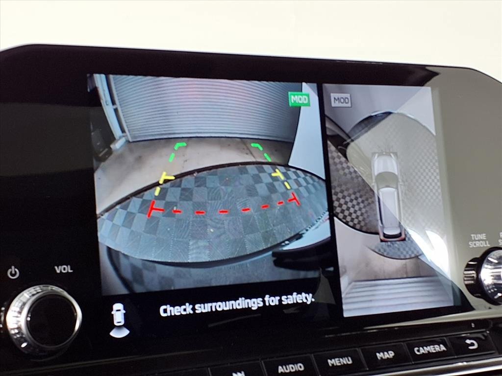 New 2025 Mitsubishi Outlander SE image 17