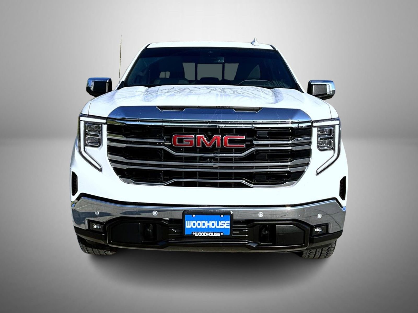 Used 2024 GMC Sierra 1500 SLT image 2