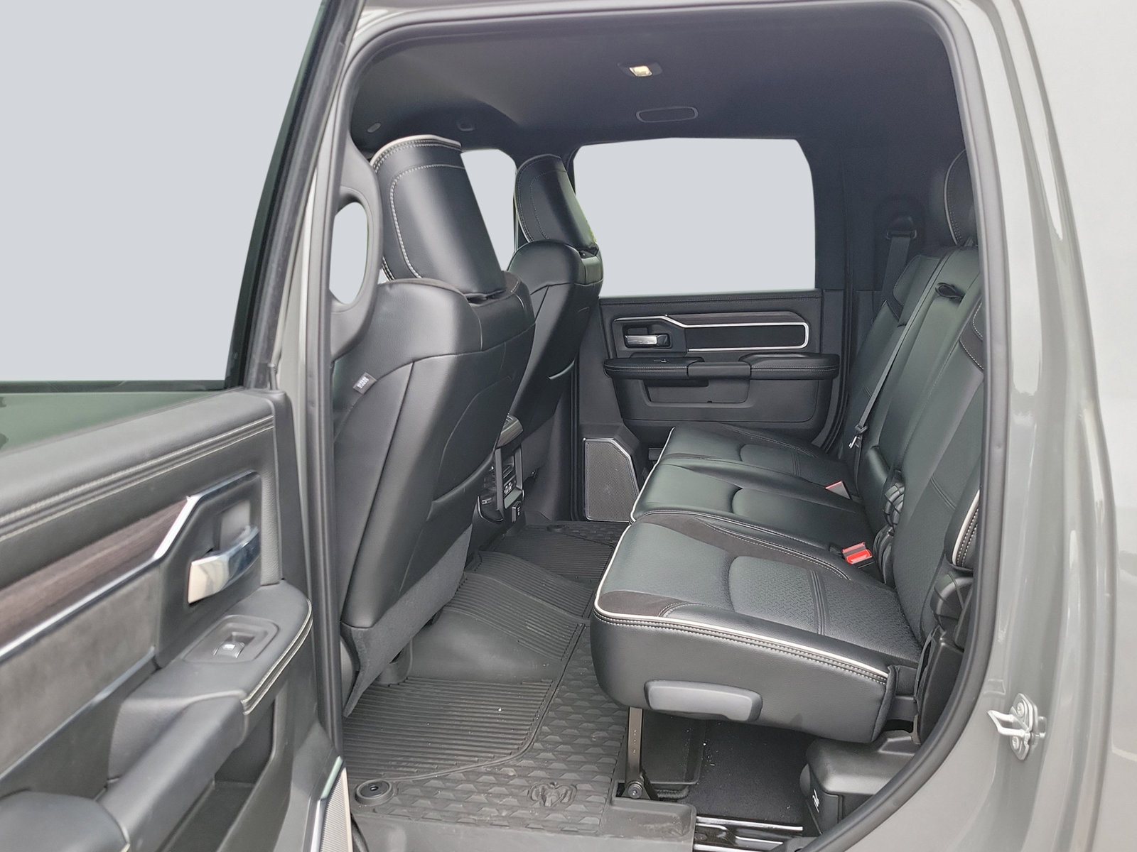 Used 2026 RAM 2500 Laramie AWD/4WD image 28