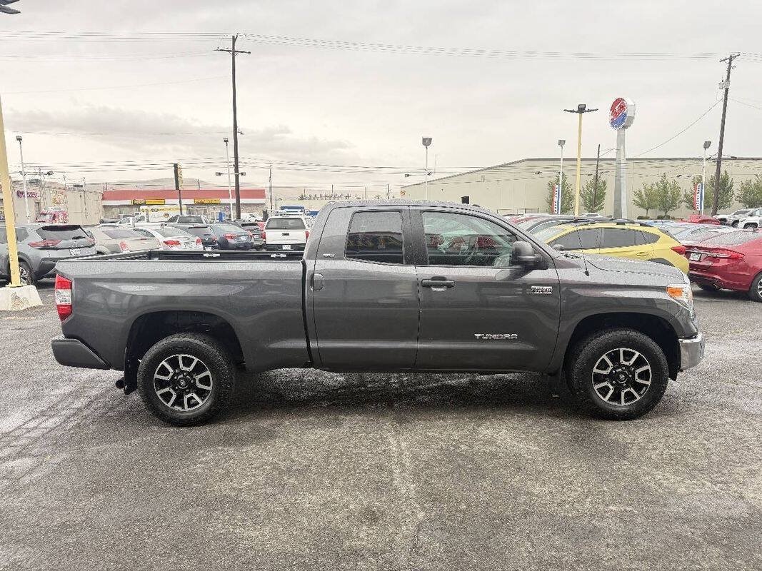 Used 2017 Toyota Tundra SR5 w/ TRD Off Road Package AWD/4WD image 4