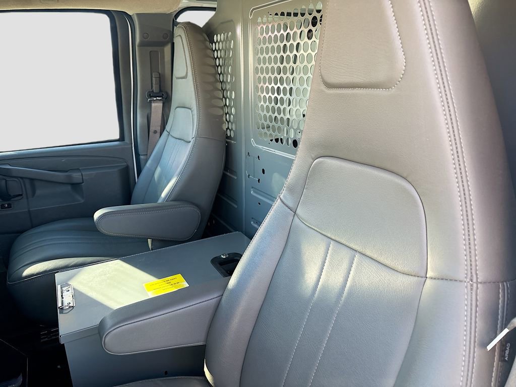 Used 2024 Chevrolet Express 3500 w/ Driver Convenience Package RWD image 19