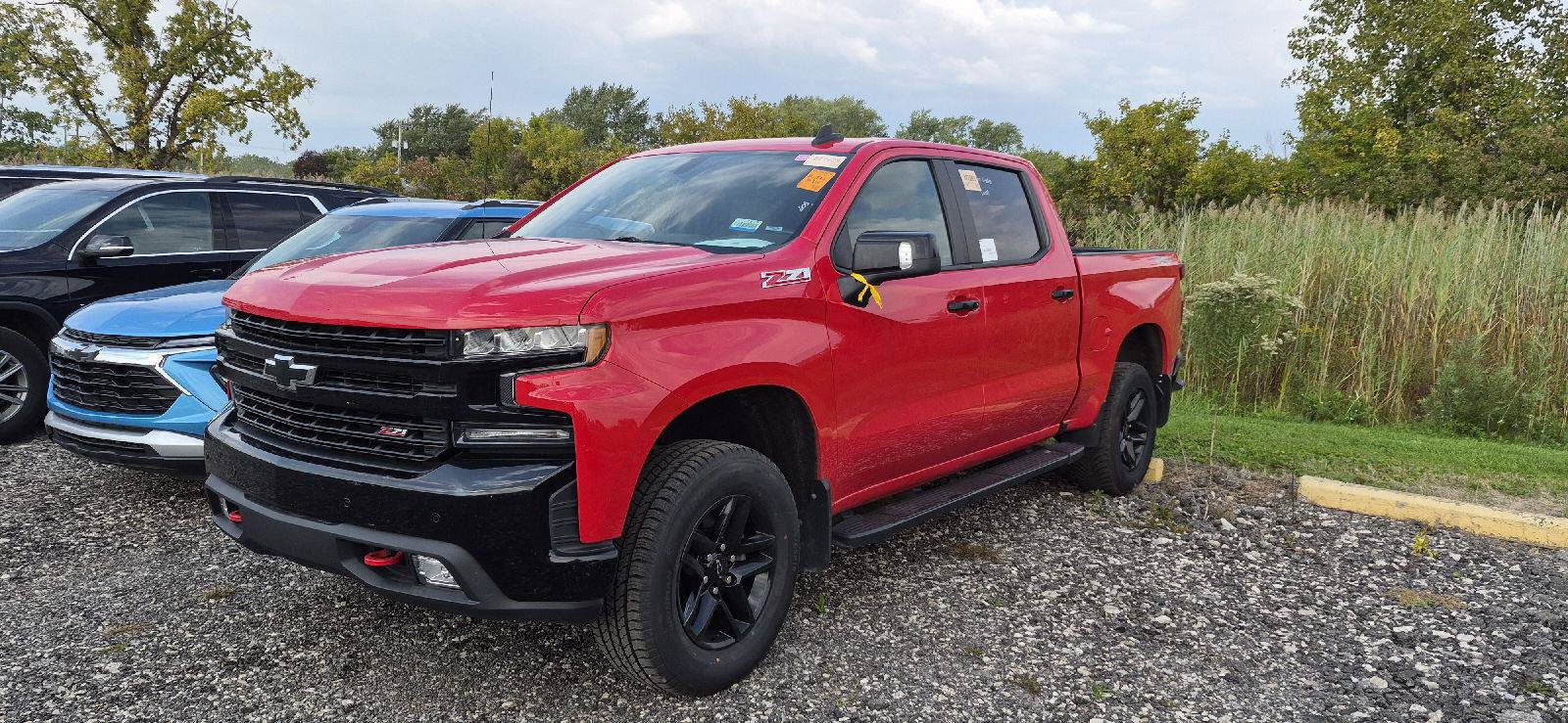 Used 2021 Chevrolet Silverado 1500 LT Trail Boss w/ Convenience Package II AWD/4WD image 1