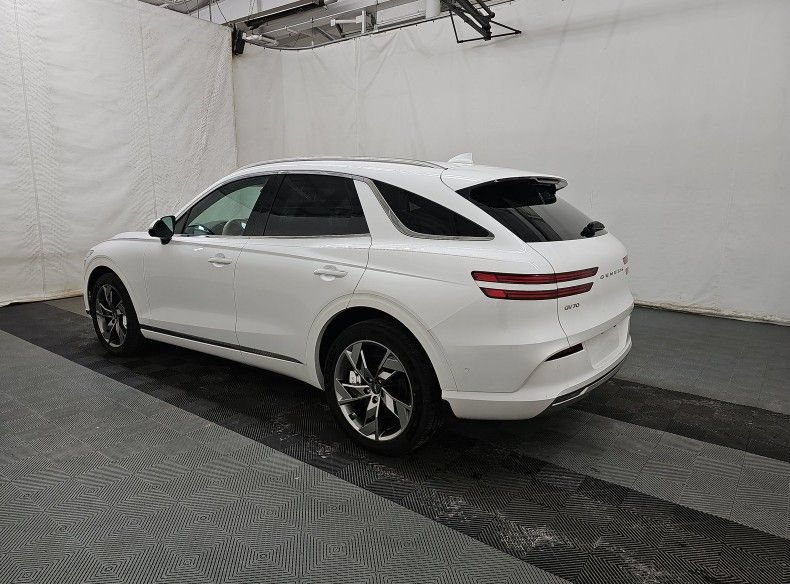 Used 2024 Genesis Electrified GV70 w/ Prestige Package AWD/4WD image 3