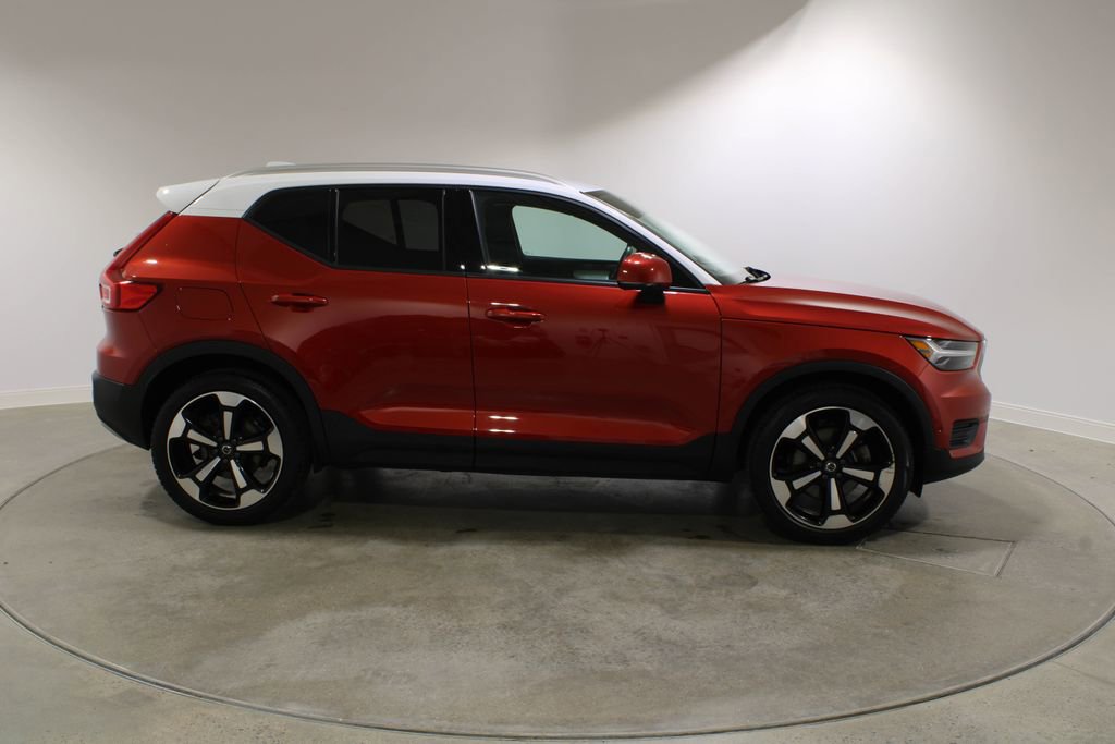 Used 2019 Volvo XC40 T5 Momentum image 6