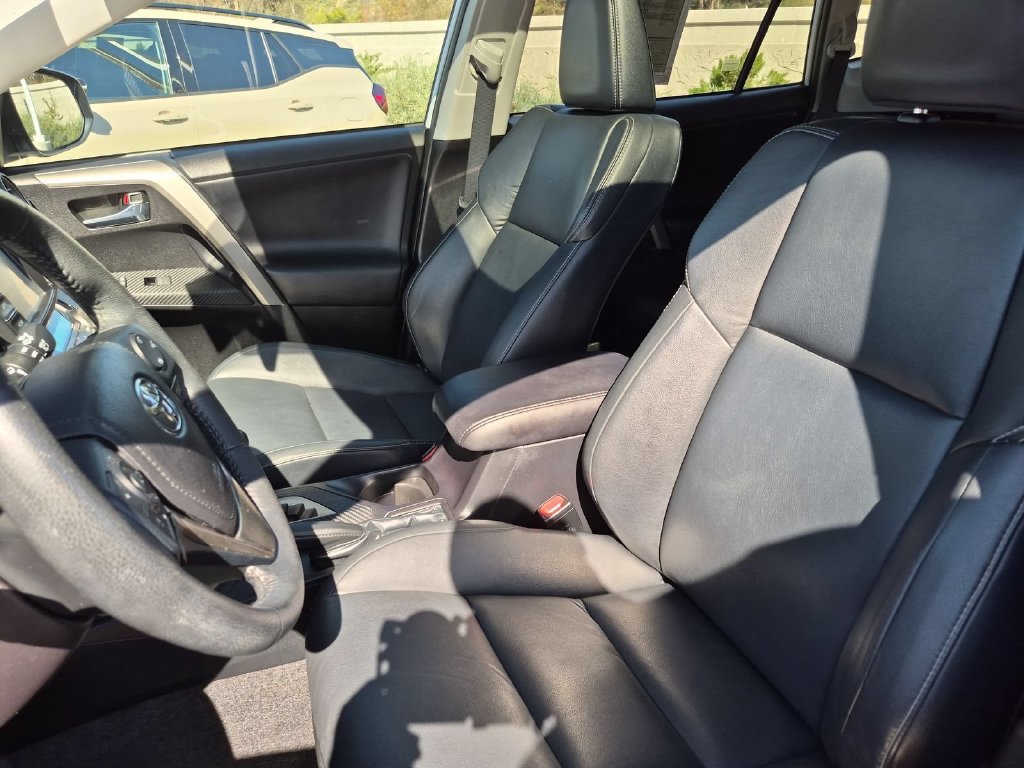 Used 2015 Toyota RAV4 Limited w/ Technology Package FWD image 12