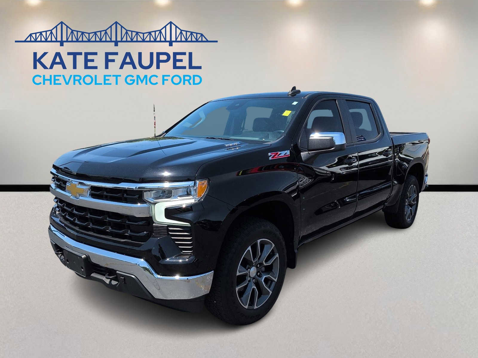 Used 2023 Chevrolet Silverado 1500 LT w/ Z71 Off-Road Package AWD/4WD image 3