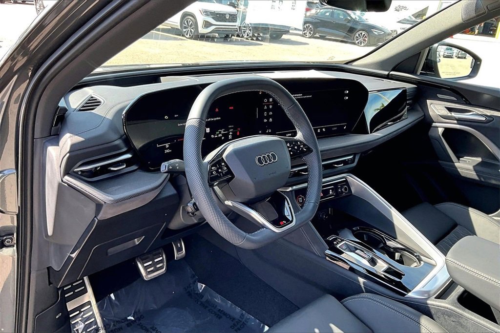 Used 2025 Audi SQ5 Premium Plus image 14