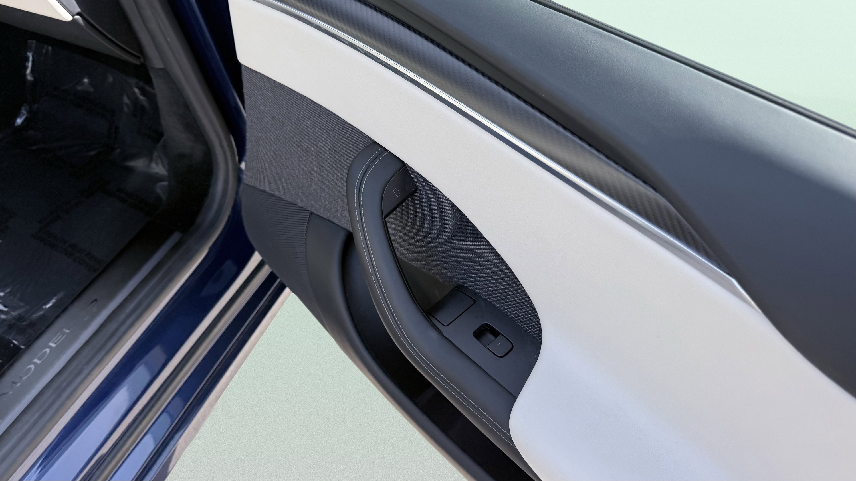 Used 2021 Tesla Model S Plaid image 38