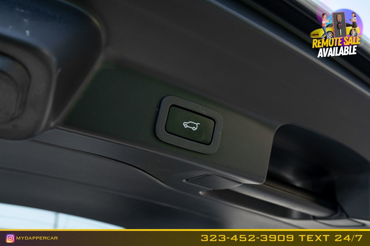 Used 2020 Jaguar F-PACE Premium image 20