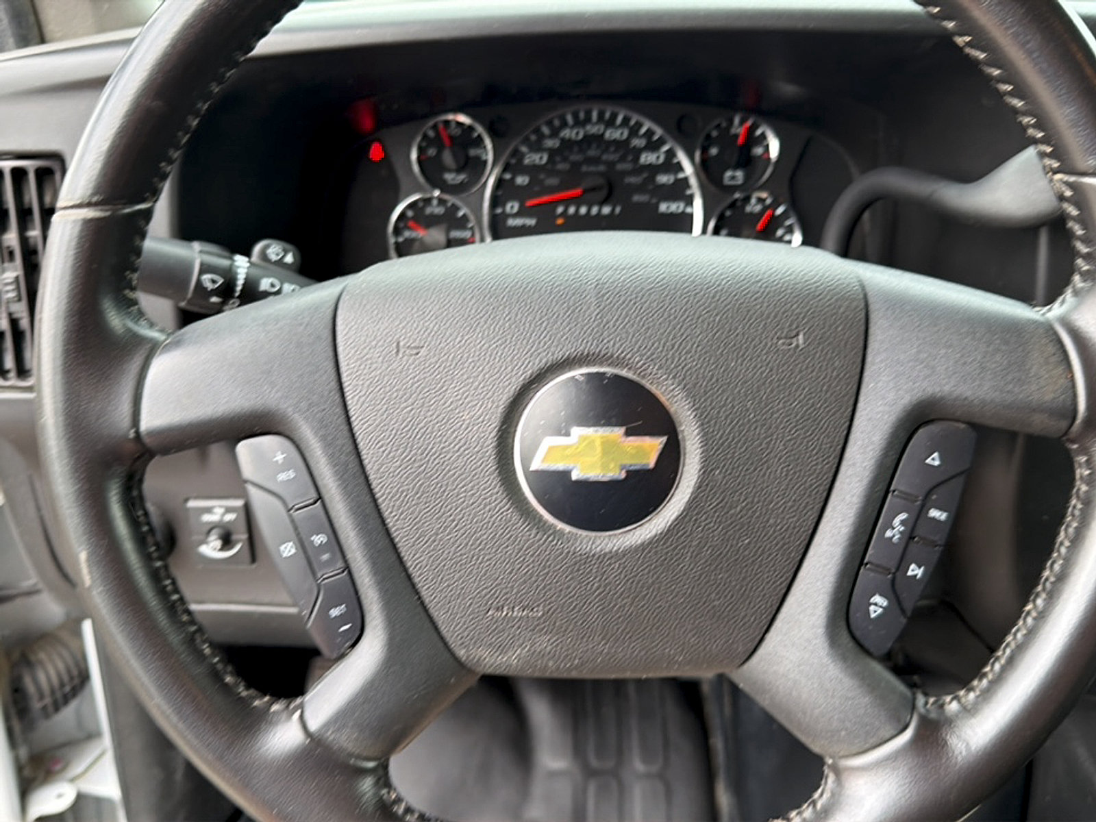 Used 2021 Chevrolet Express 2500 w/ Driver Convenience Package RWD image 5