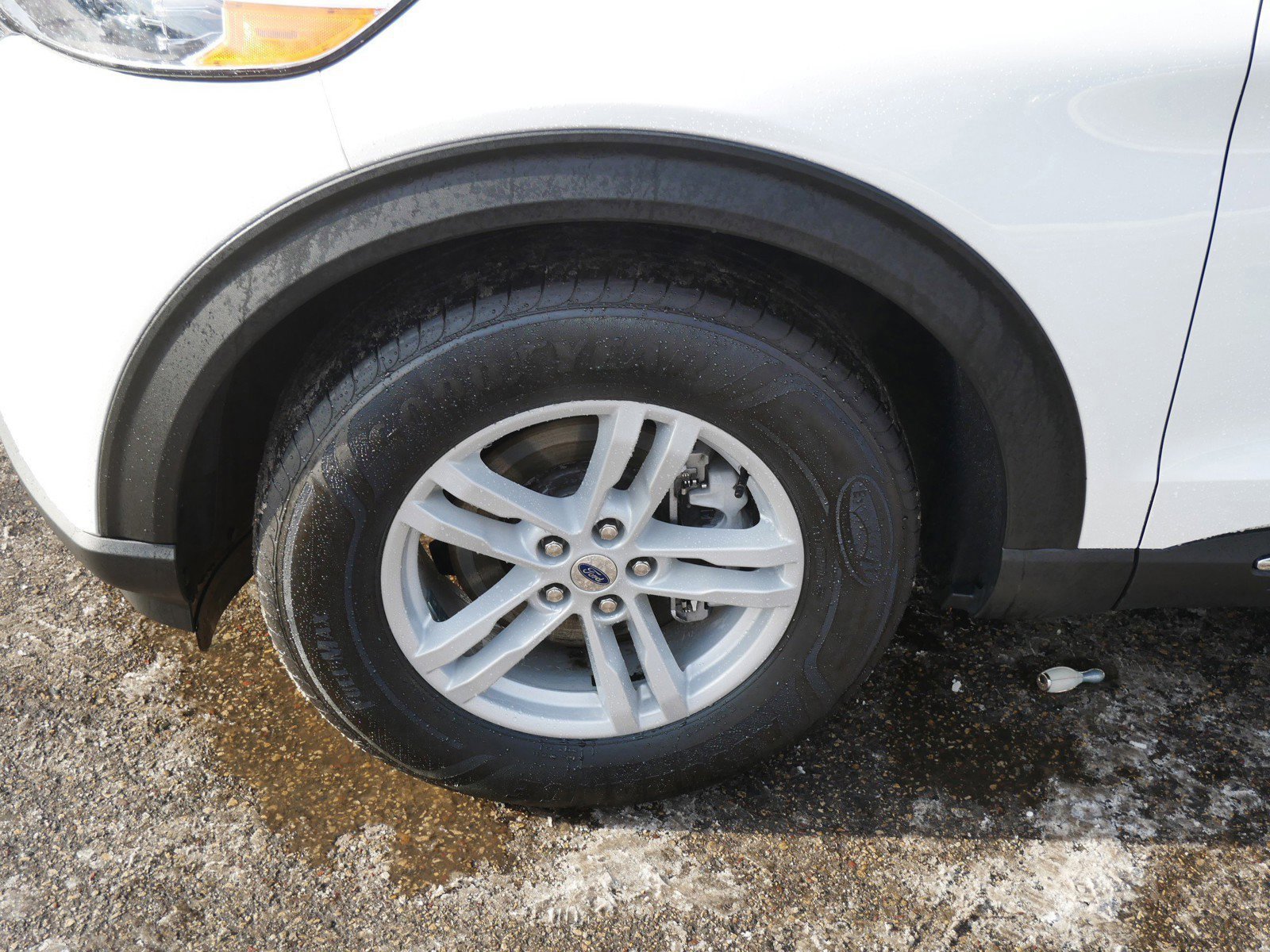 Used 2024 Ford Explorer XLT w/ Class IV Trailer Tow Package image 9