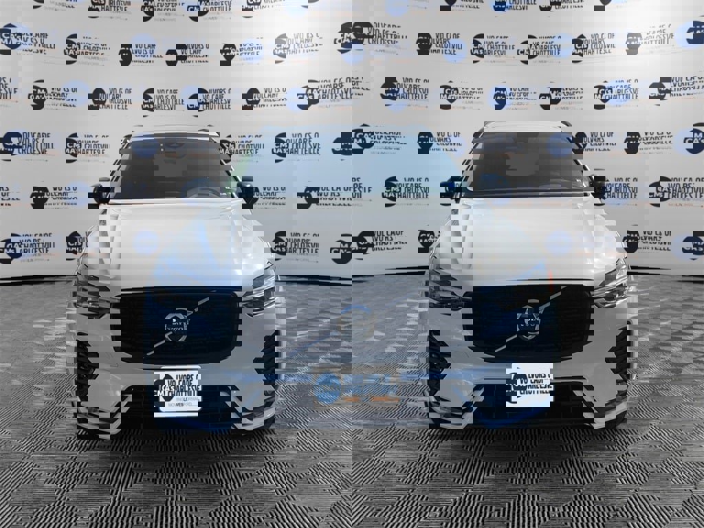 Certified 2023 Volvo XC60 B5 Plus image 8