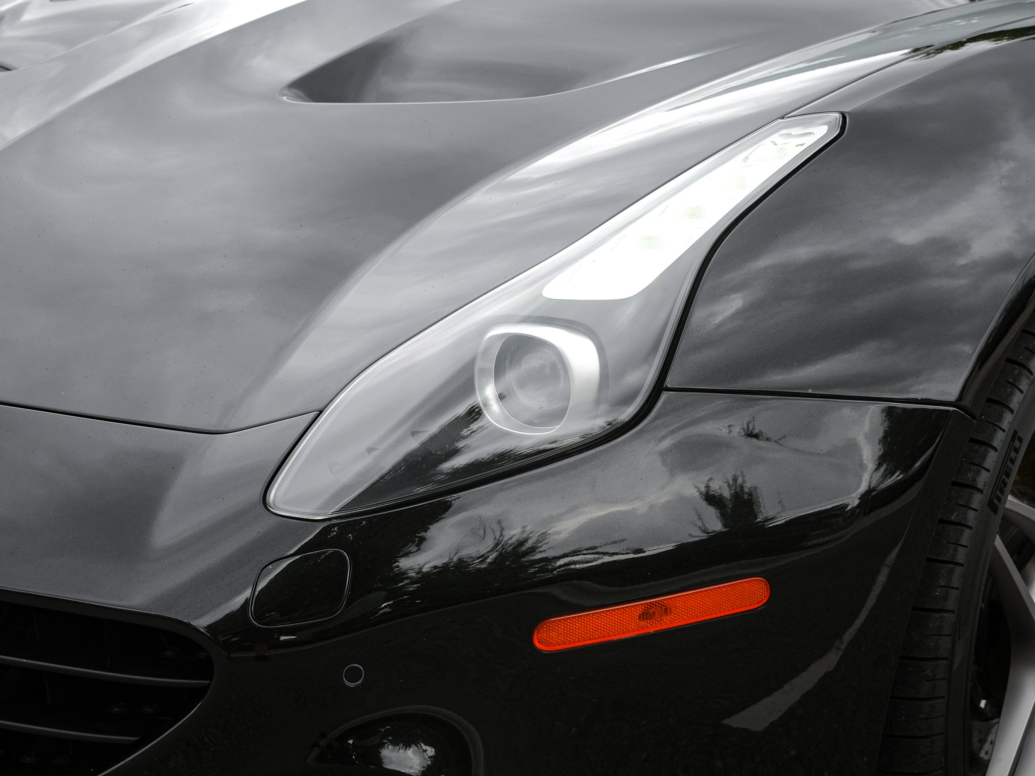Used 2017 Ferrari California T RWD image 6