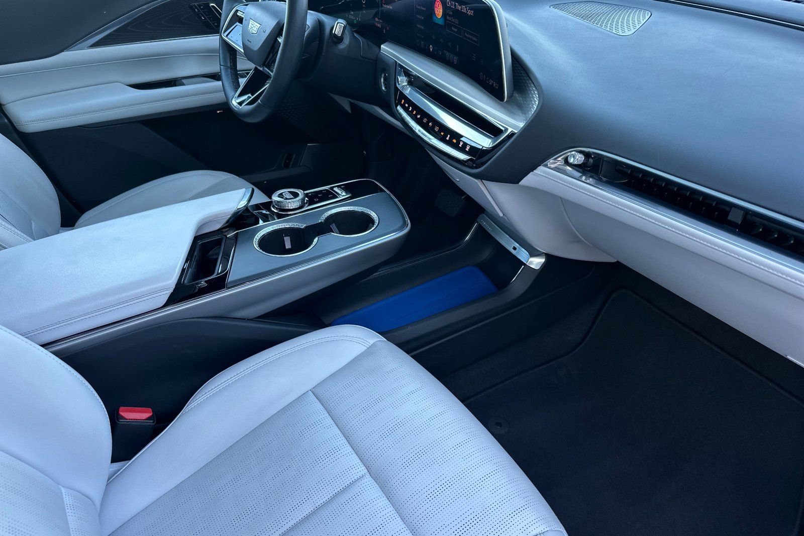 Certified 2024 Cadillac Lyriq Luxury image 19