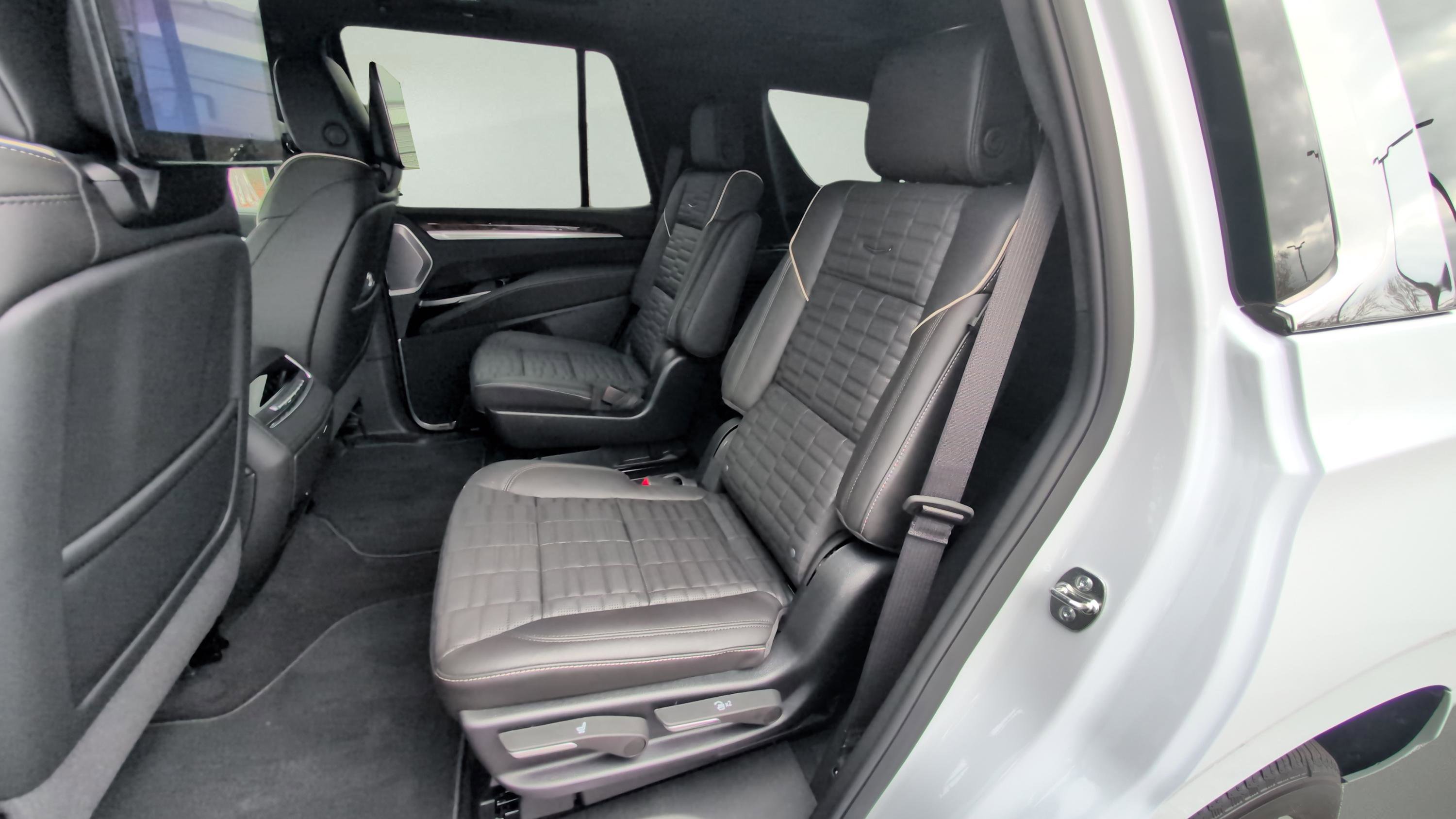 New 2026 Cadillac Escalade Platinum Luxury image 21