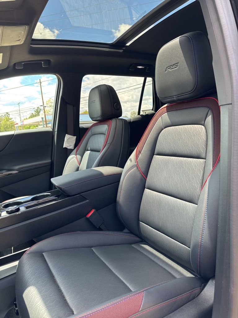 New 2026 Chevrolet Equinox RS w/ Convenience Package III AWD/4WD image 16