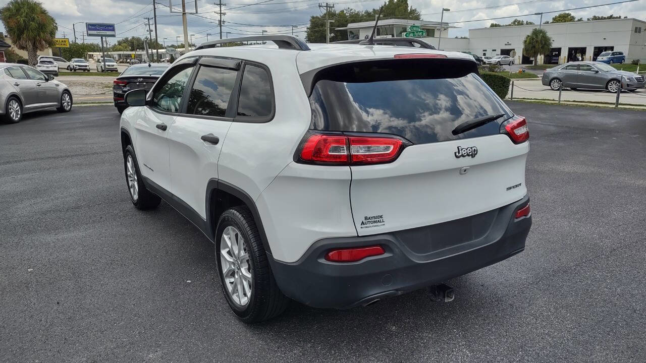 Used 2017 Jeep Cherokee Sport image 5