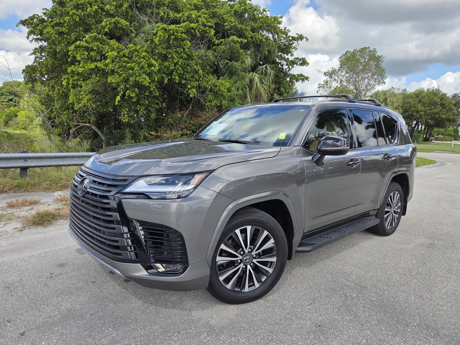 Used 2024 Lexus LX 600 4WD w/ Premium Package