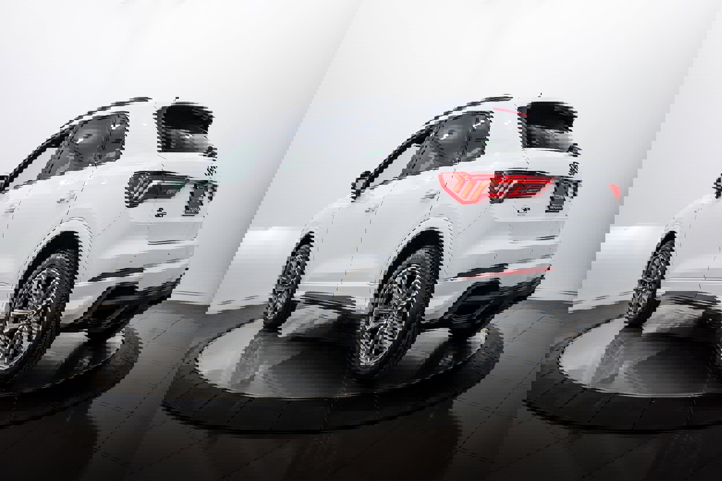 Used 2025 Audi Q3 2.0T Premium w/ Convenience Package image 5