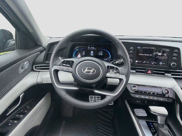 New 2026 Hyundai Elantra SEL Sport FWD image 23