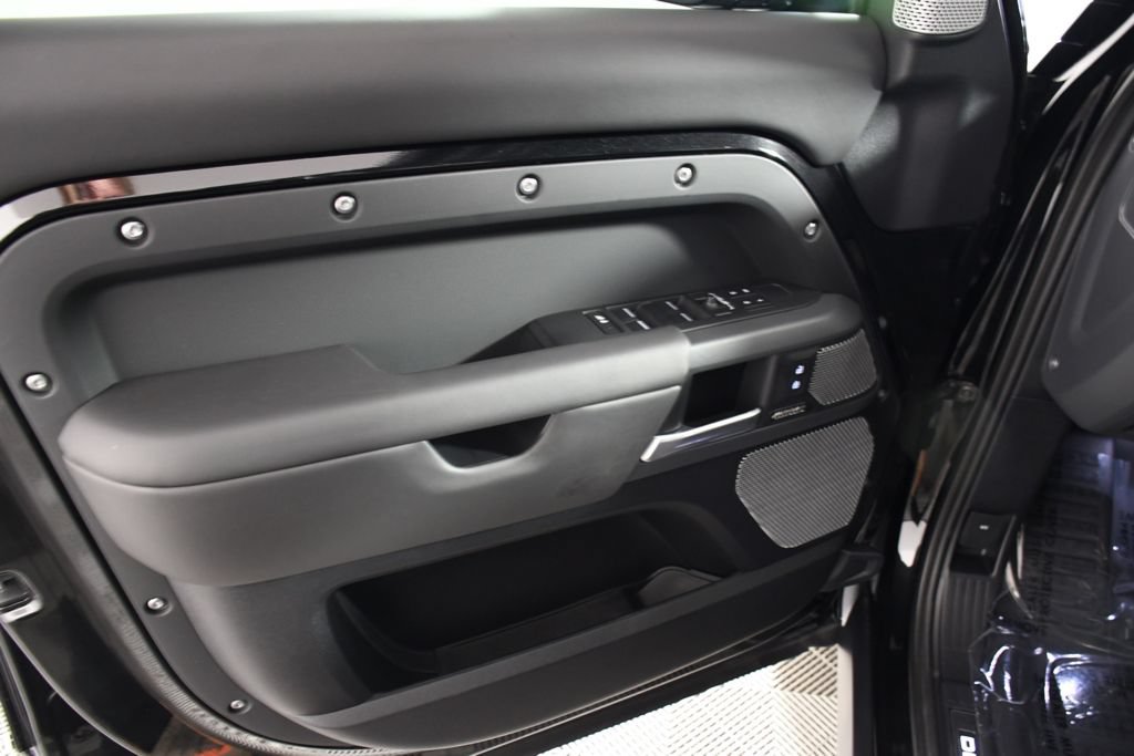 Used 2024 Land Rover Defender 130 X AWD/4WD image 14