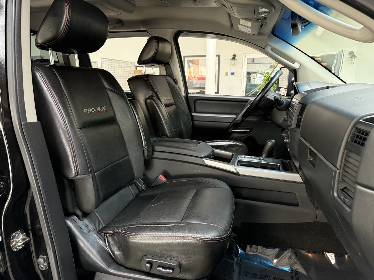 Used 2010 Nissan Titan PRO-4X w/ Pro-4x Leather Pkg AWD/4WD image 17