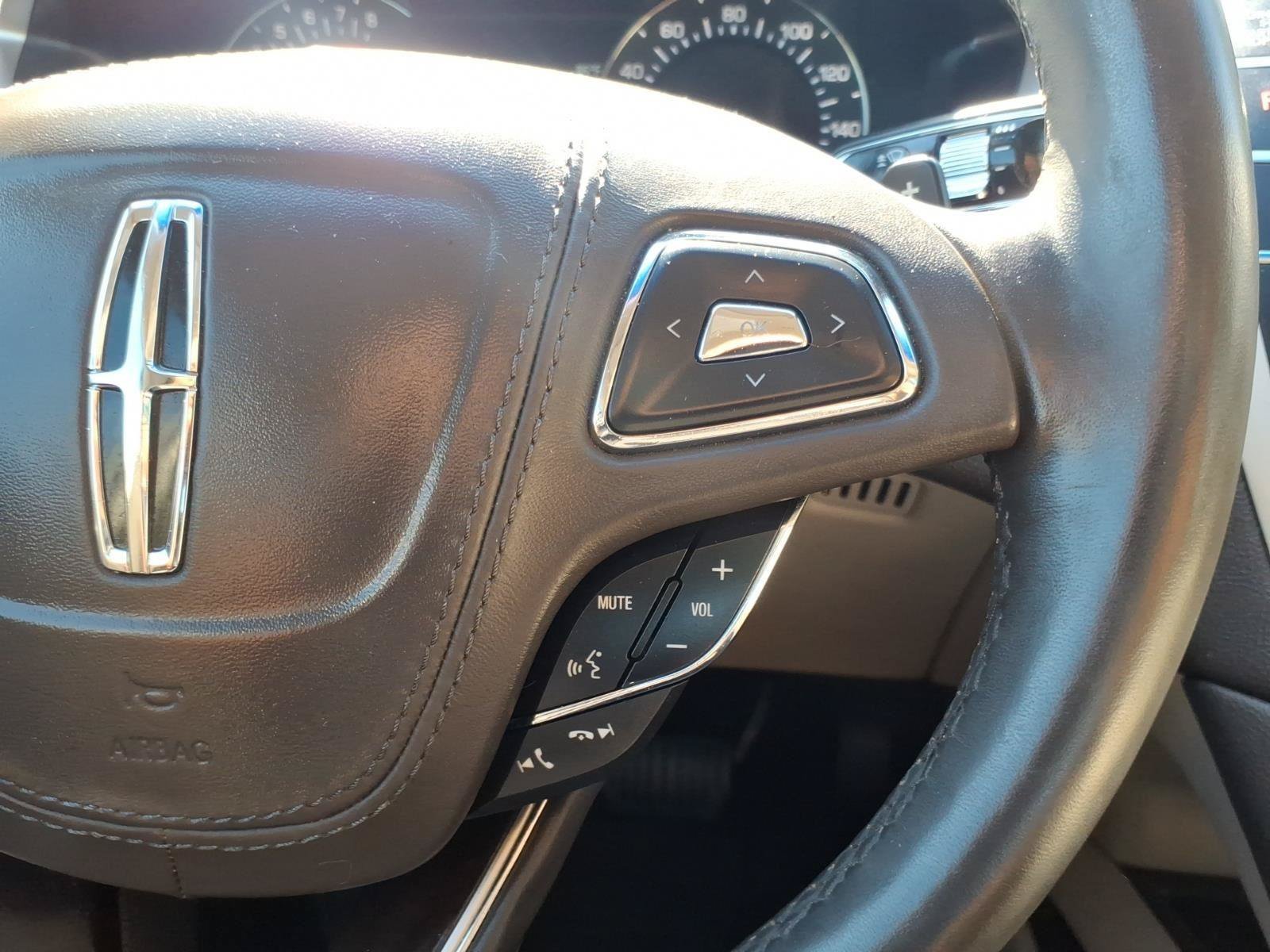 Used 2020 Lincoln MKZ Reserve w/ Luxury Package FWD image 27
