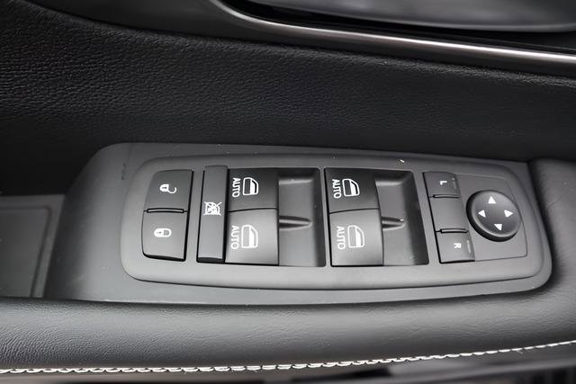 New 2026 Chrysler Voyager LX image 14
