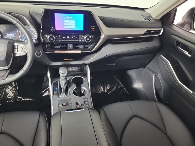 Certified 2026 Toyota Highlander XLE AWD/4WD image 17