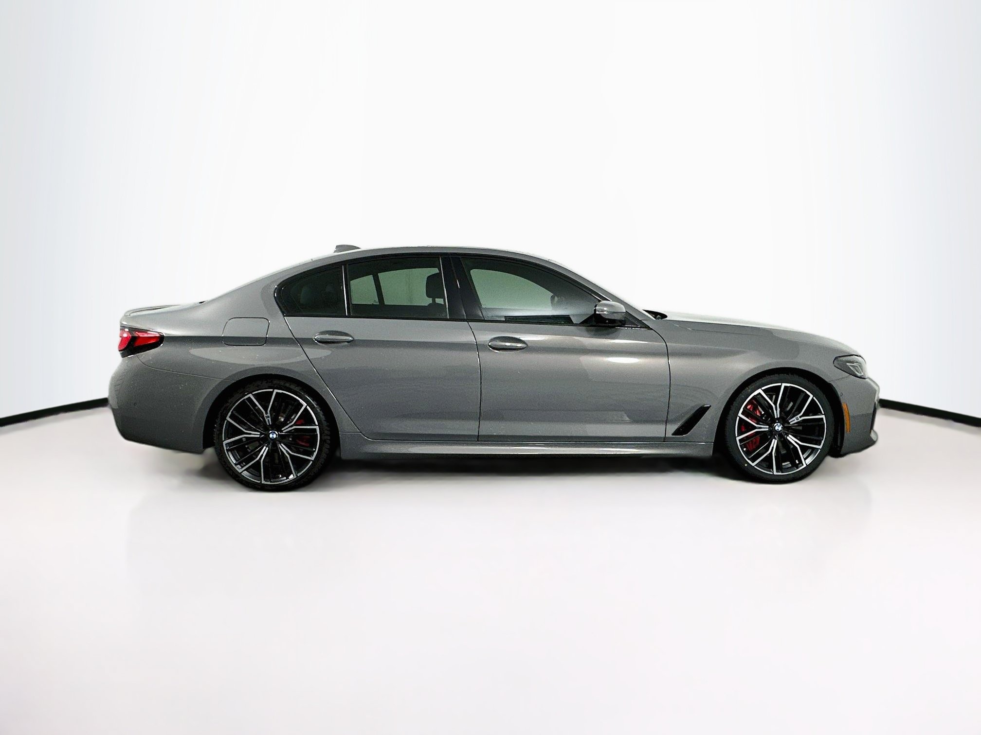 Used 2022 BMW M550i xDrive AWD/4WD image 10