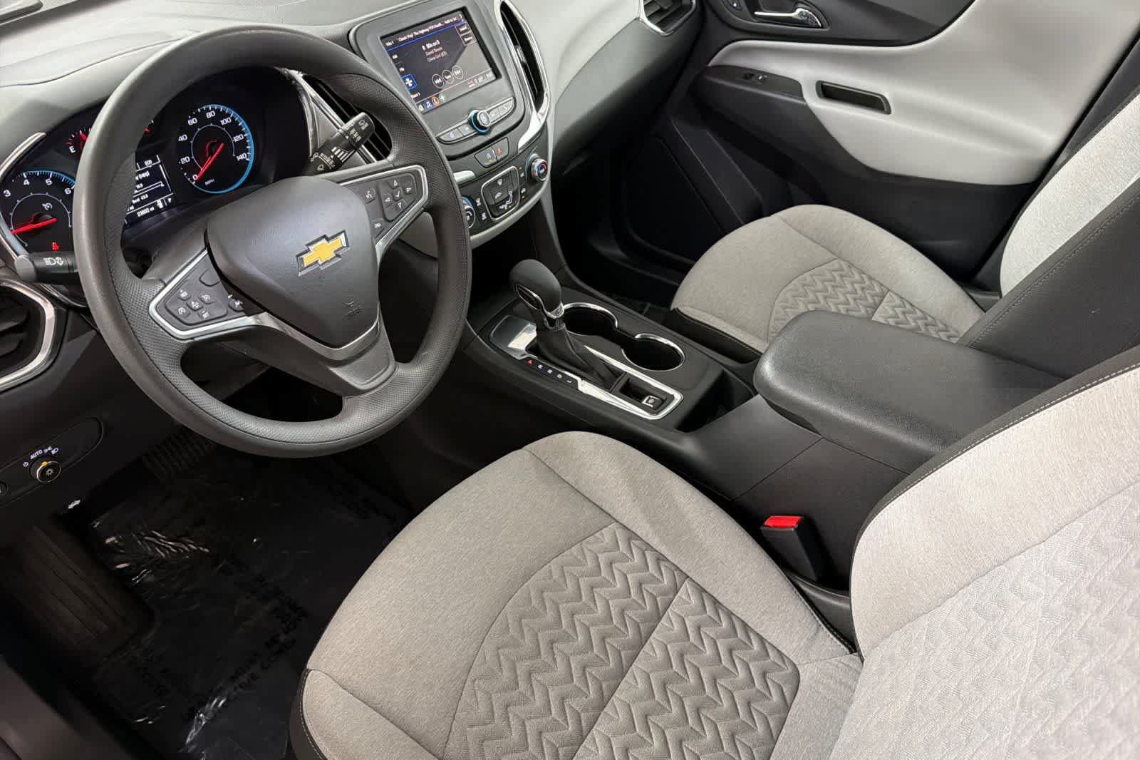 Used 2023 Chevrolet Equinox LS FWD image 11
