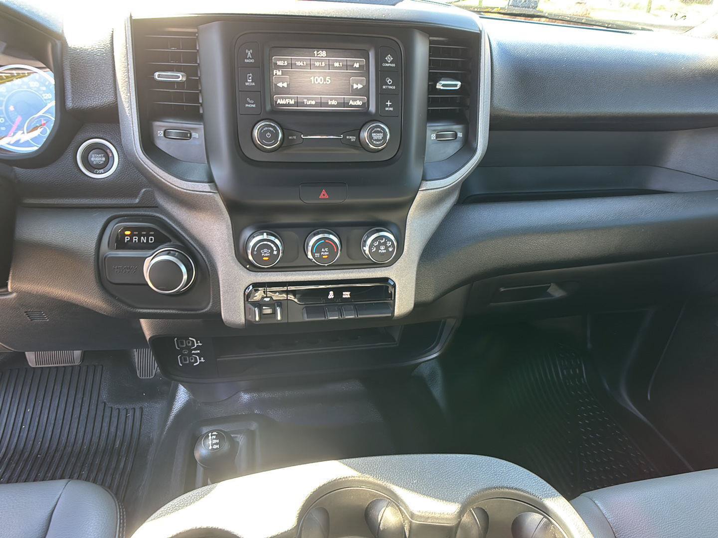 Used 2024 RAM 3500 Tradesman w/ Chrome Appearance Group AWD/4WD image 29