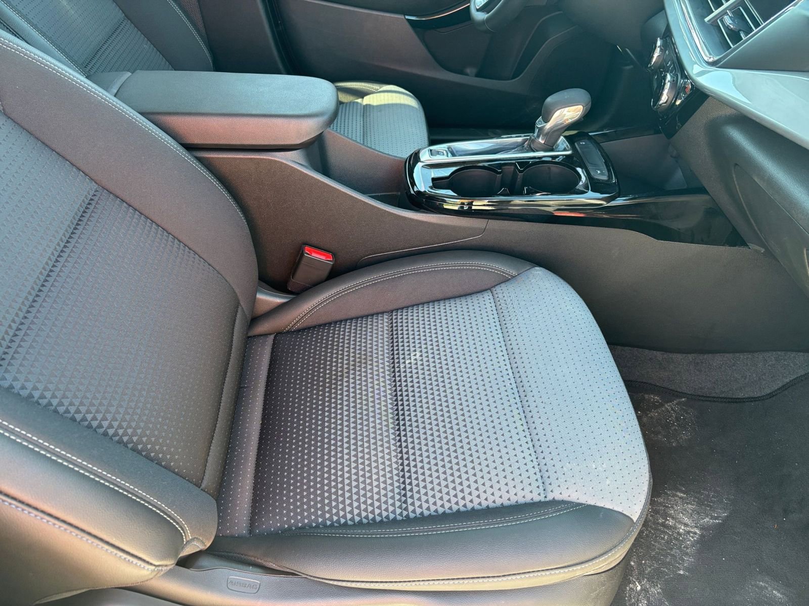 Used 2025 Chevrolet Trax LT w/ LT Convenience Package image 35