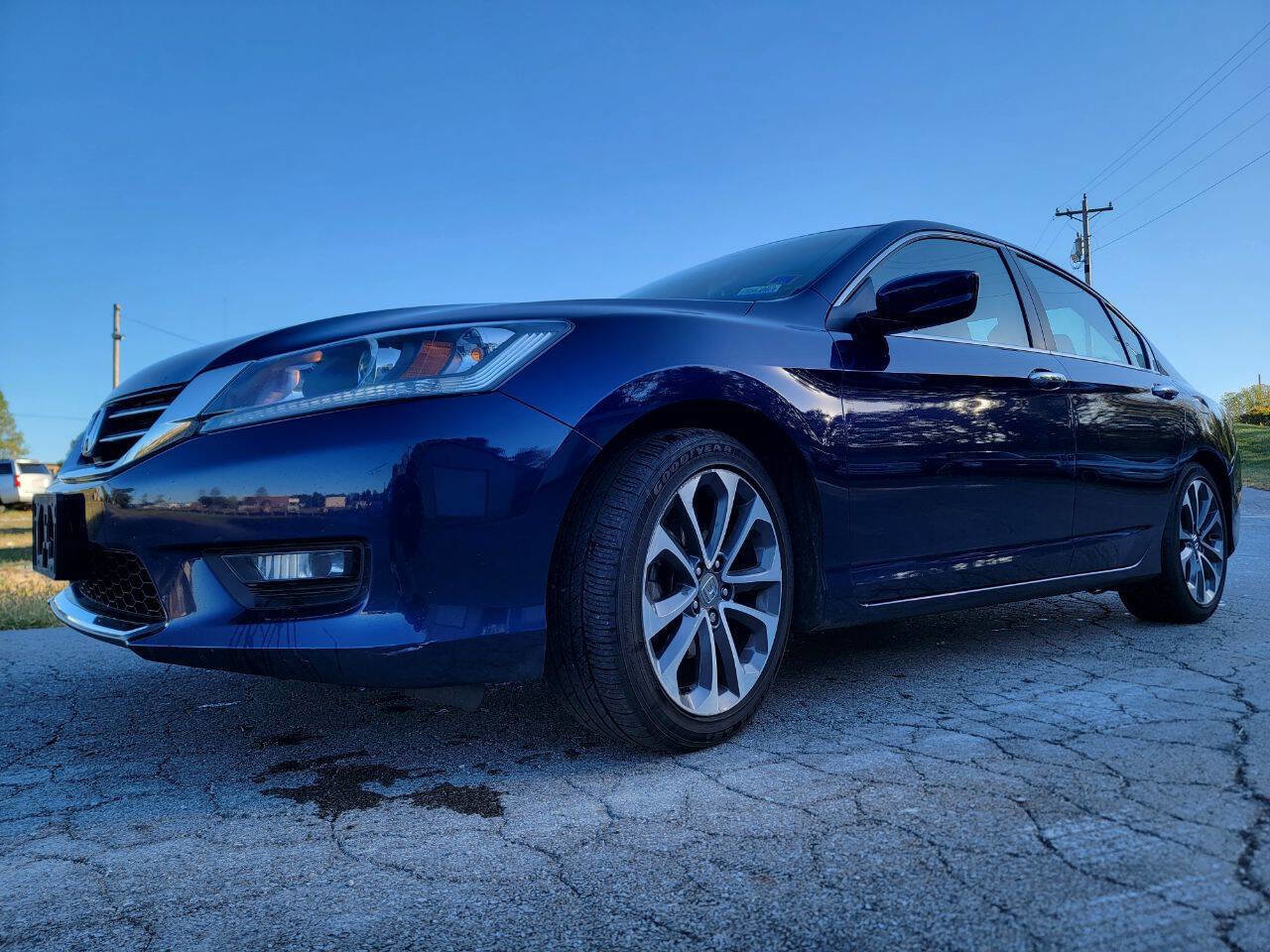 Used 2015 Honda Accord Sport image 3