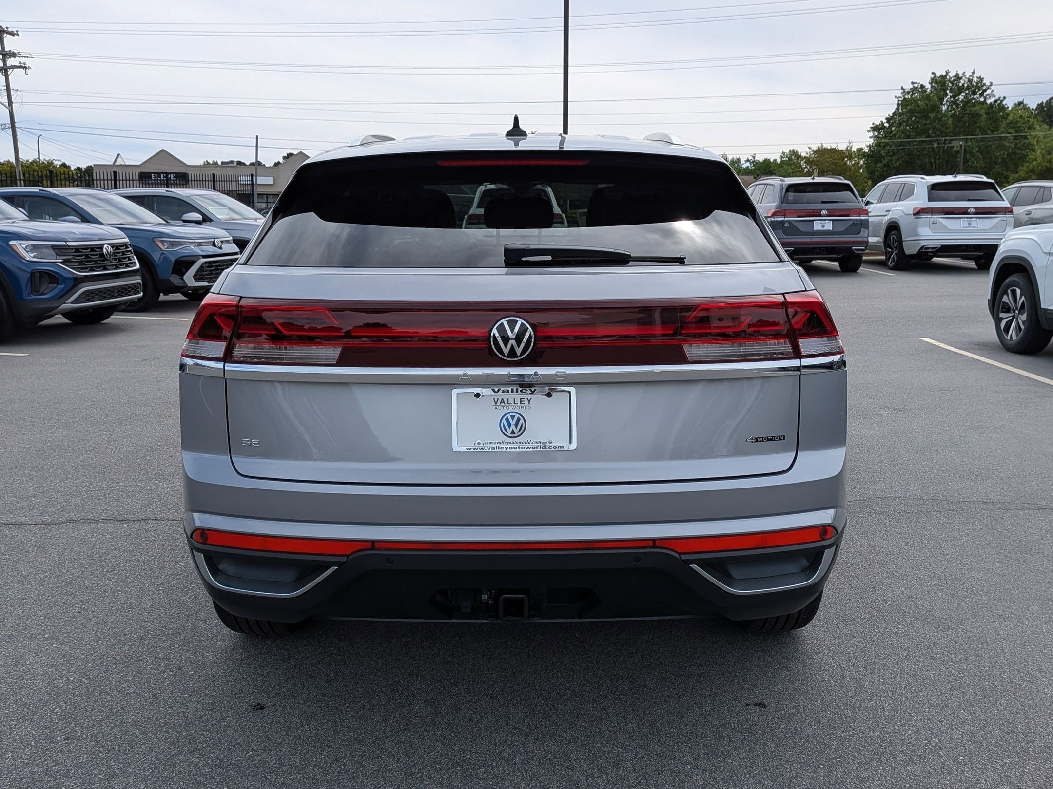 New 2026 Volkswagen Atlas Cross Sport SE AWD/4WD image 4