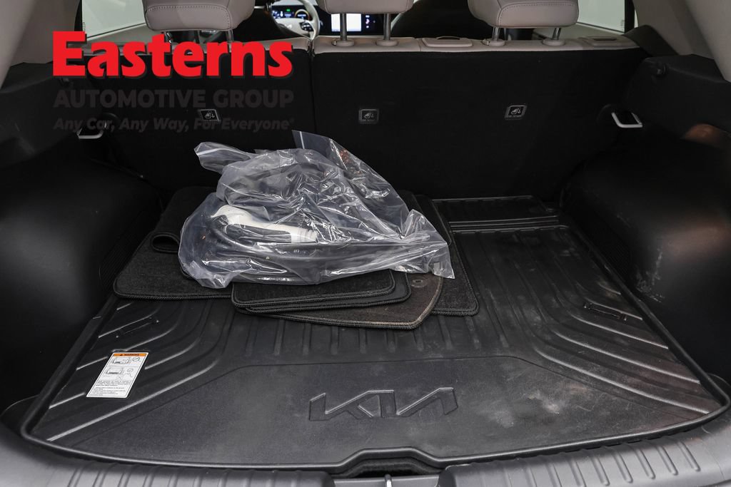 Used 2023 Kia Niro Wind w/ Wind Preserve Package FWD image 11