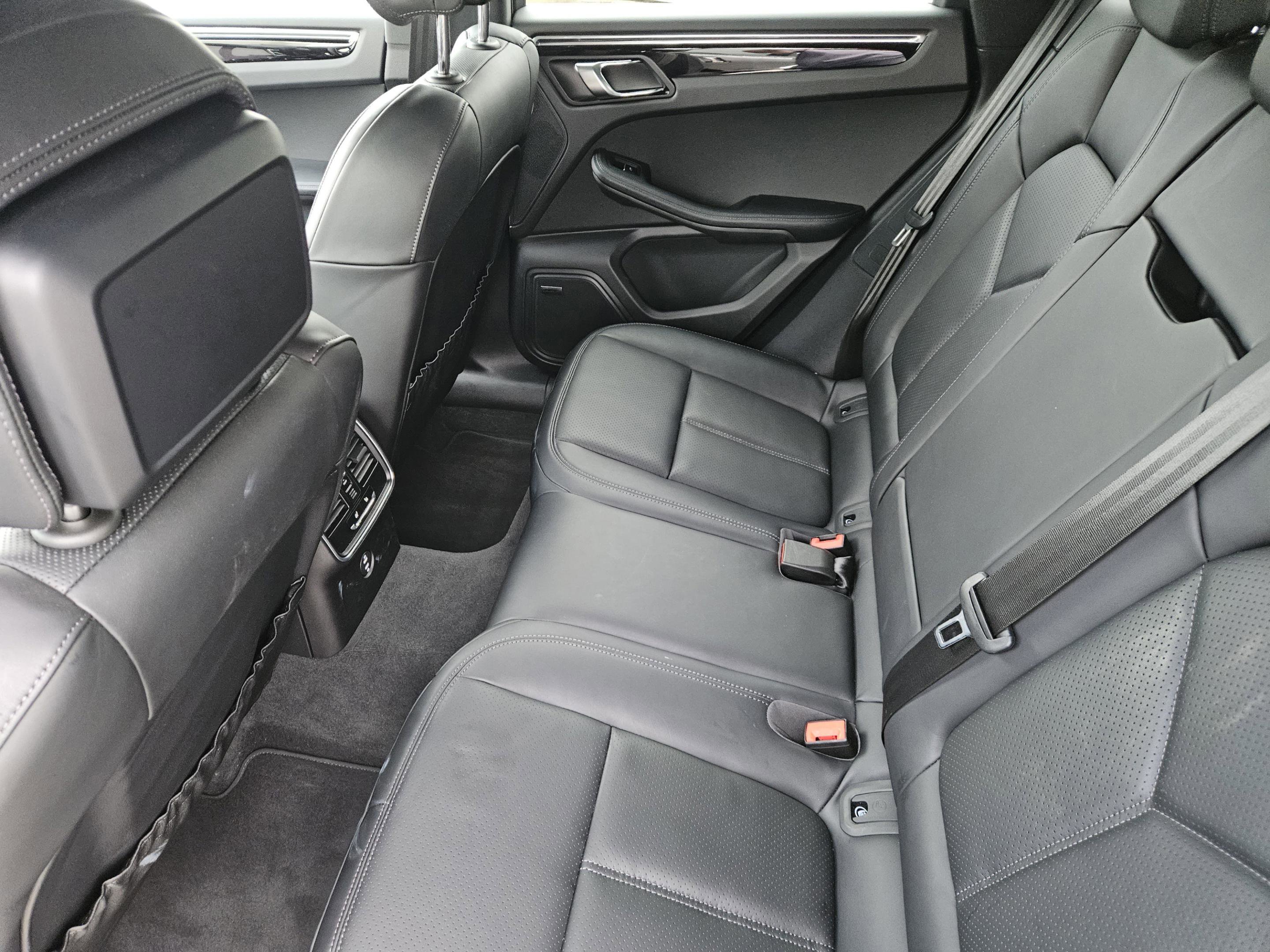 Certified 2026 Porsche Macan S image 25