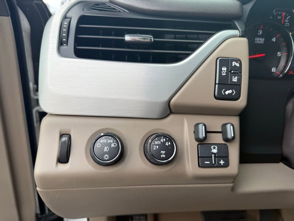 Used 2015 GMC Yukon SLT w/ HD Trailering Package image 19