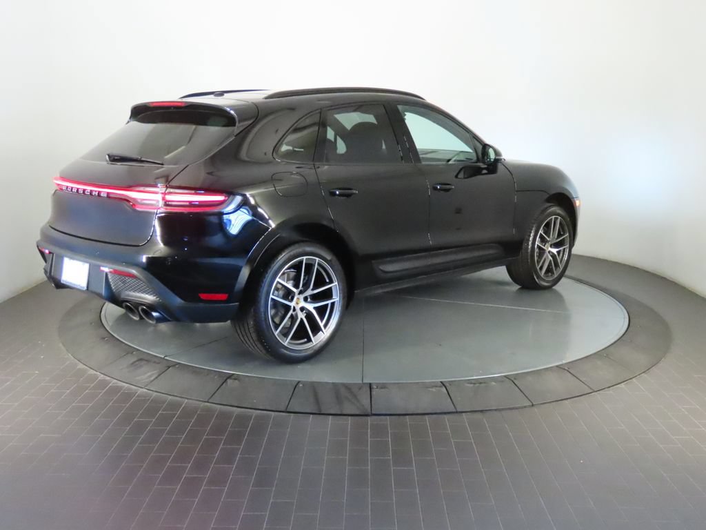 Certified 2026 Porsche Macan AWD/4WD image 7