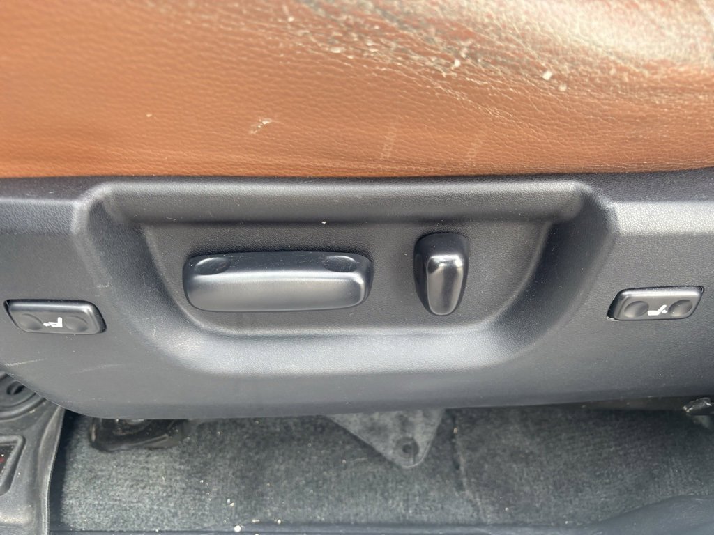 Used 2017 Toyota Sequoia Platinum image 11