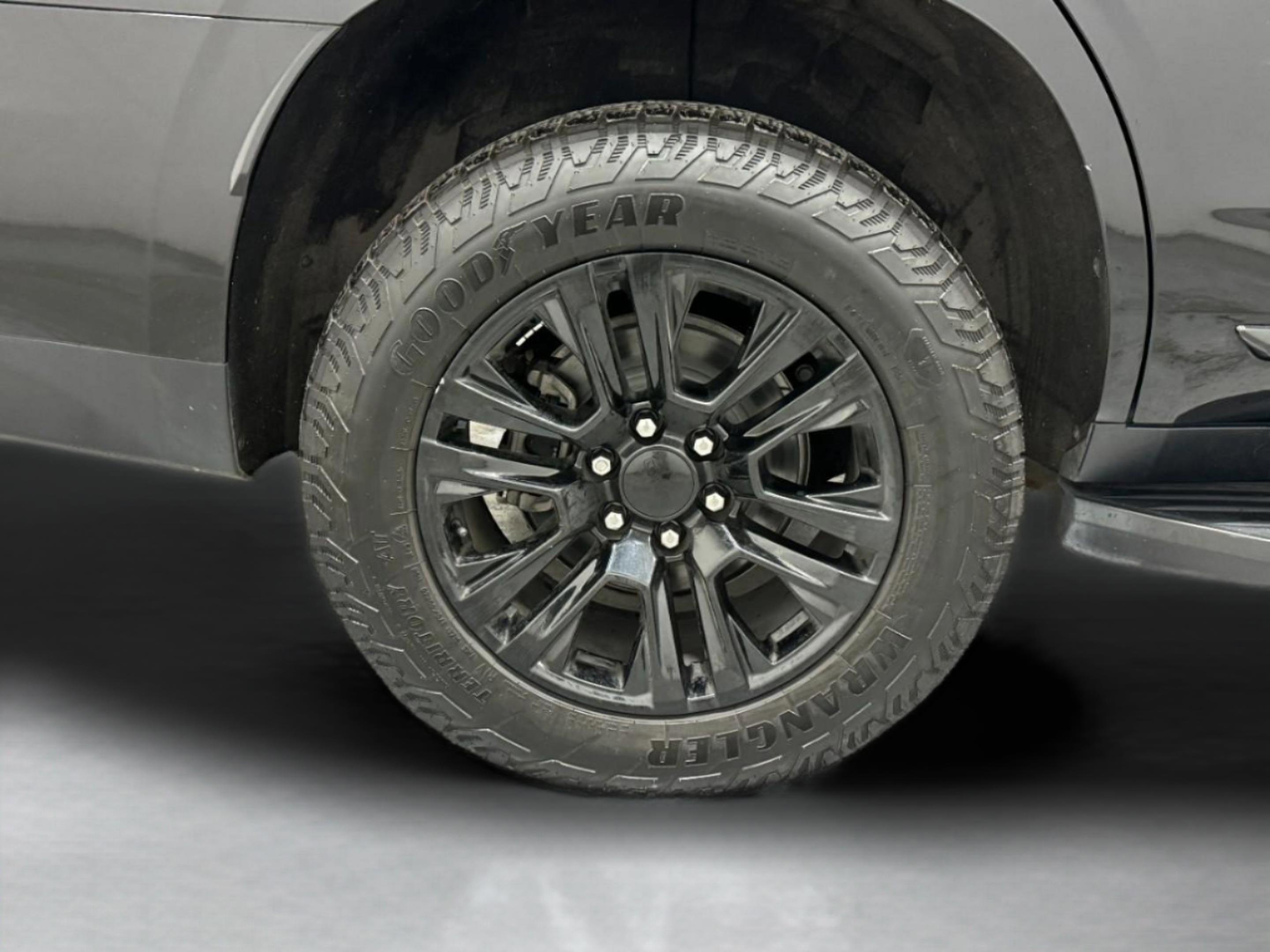 Used 2021 GMC Yukon Denali image 9