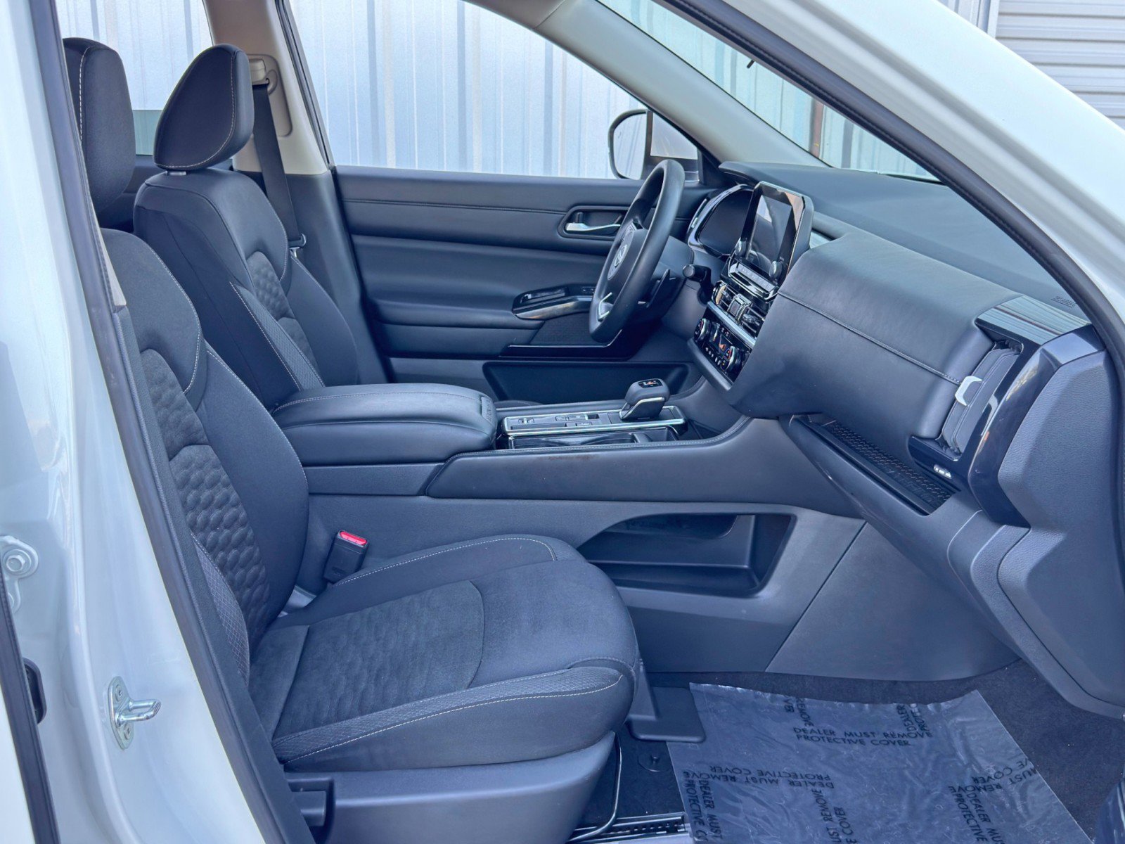 Used 2022 Nissan Pathfinder S image 14