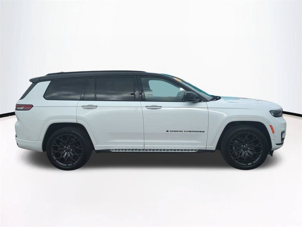 Used 2024 Jeep Grand Cherokee L Summit AWD/4WD image 4