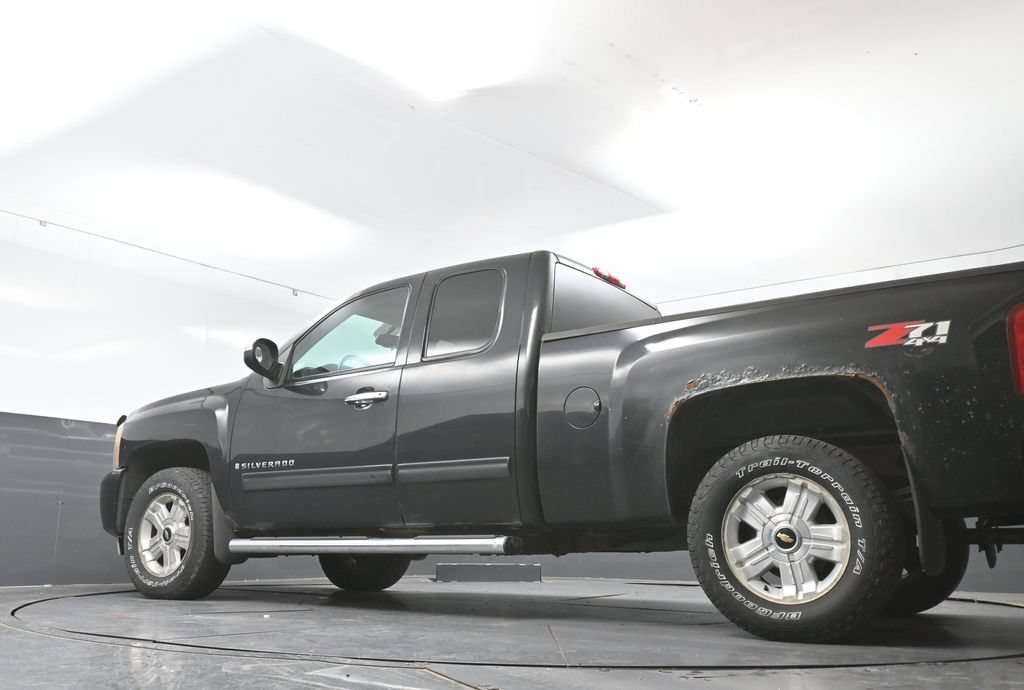 Used 2009 Chevrolet Silverado 1500 W/T AWD/4WD image 28