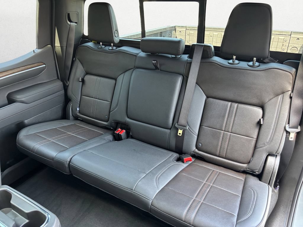 New 2026 Chevrolet Silverado 1500 High Country AWD/4WD image 9