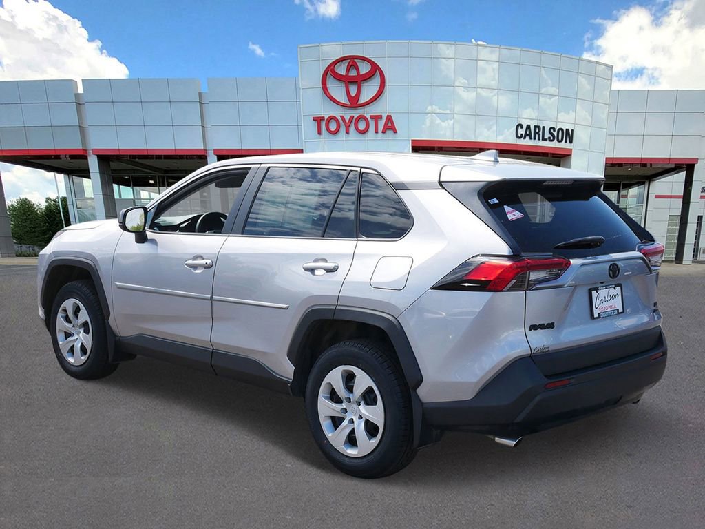 Certified 2022 Toyota RAV4 LE AWD/4WD image 6
