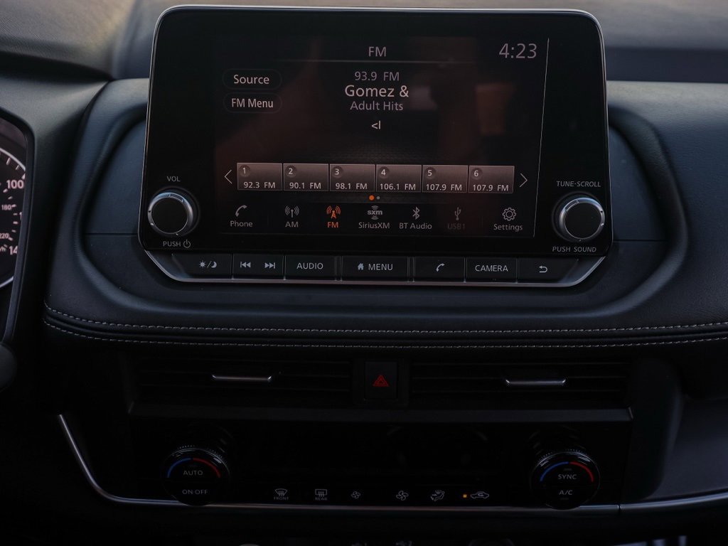 Used 2023 Nissan Rogue SV image 29