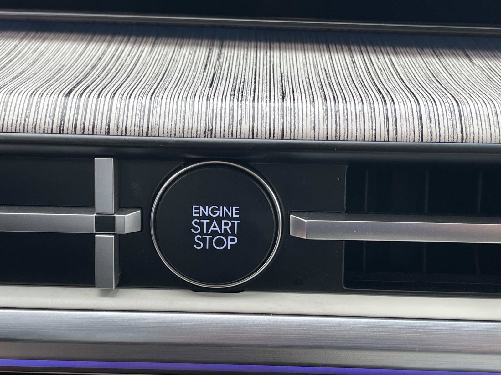 Used 2024 Hyundai Santa Fe Calligraphy image 17