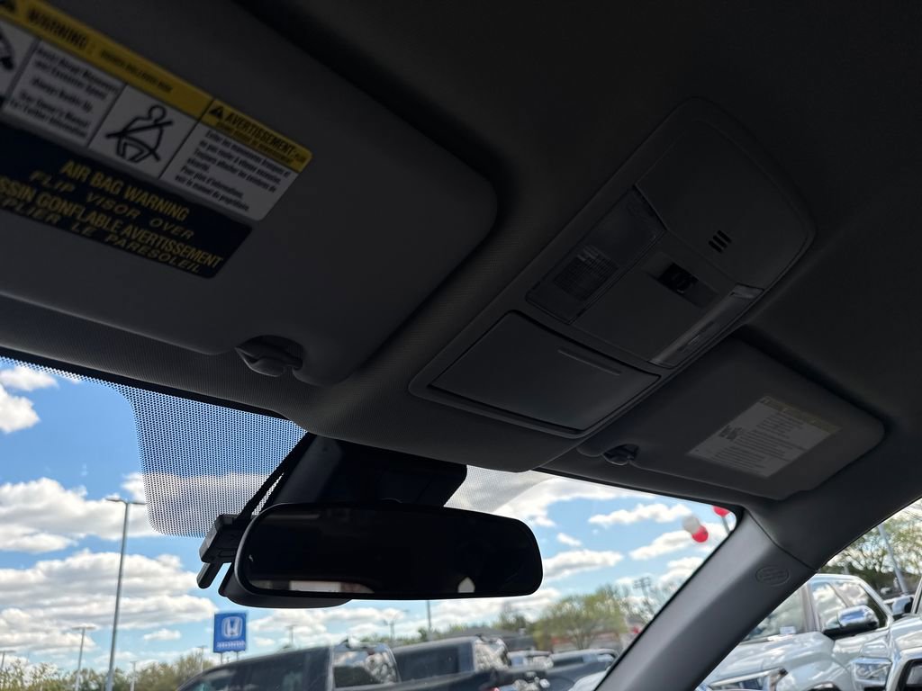 Used 2018 Toyota RAV4 LE w/ All Weather Liner Package AWD/4WD image 30