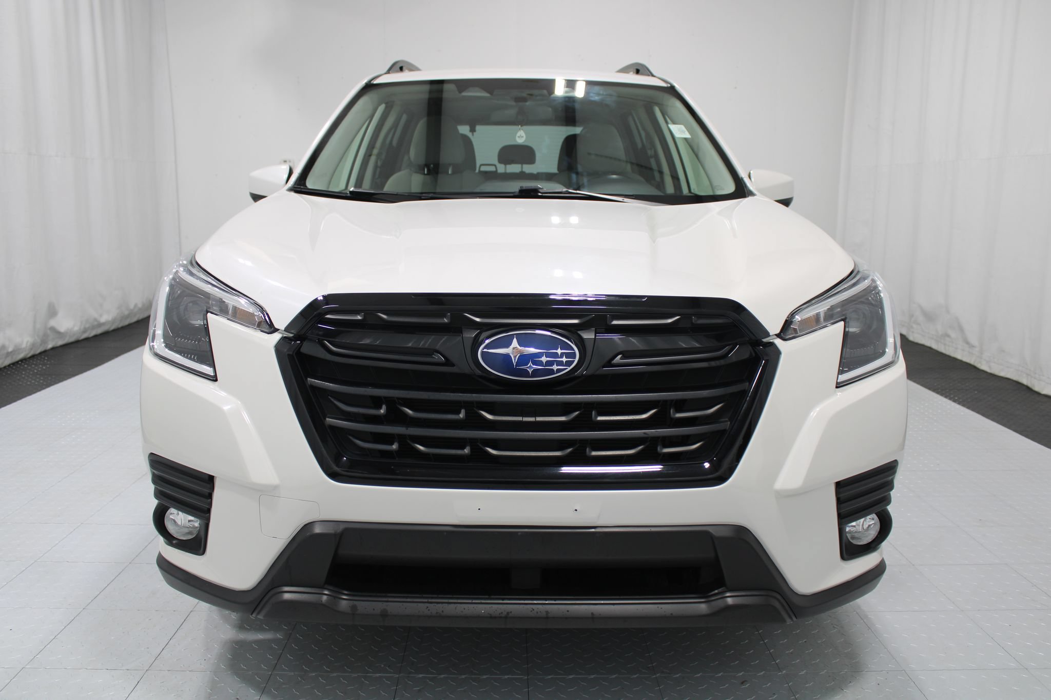Used 2023 Subaru Forester Premium AWD/4WD image 3